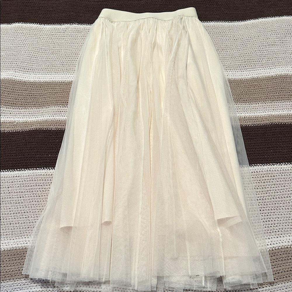 Chic Cream Tulle A-Line Skirt